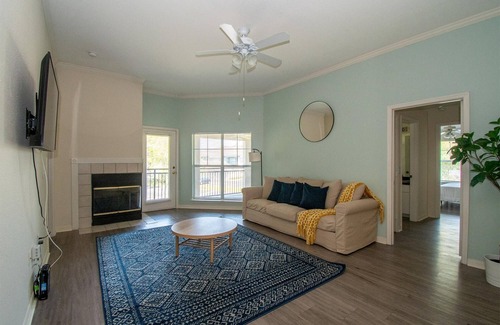 Southside Apartment | Delightful Refurbished Apt Everything you Need