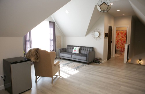 Hallsville Apartment | Delightful Studio in the woods