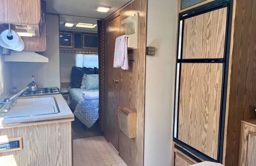 Lancaster House | Delightful tiny home/rv With shower