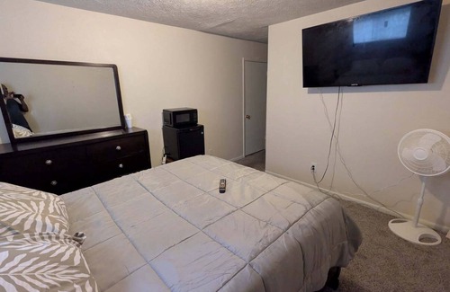 Austell House | Delightful townhome with AC in charming Austell