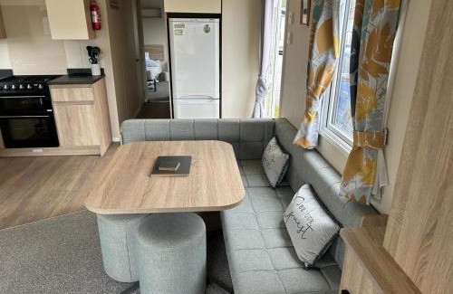 Par House | Delightful two bedroom caravan on Par Beach.