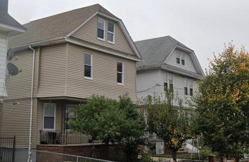 Elizabeth House | Delightful well located one bedroom attic