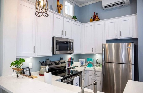 Mentone House | Delilah - A Wooded Tiny Home Atop Lookout Mountain