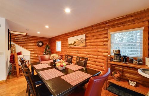 Wisconsin Dells Cabin | Dells Woodland Retreat | Family & Pet Friendly