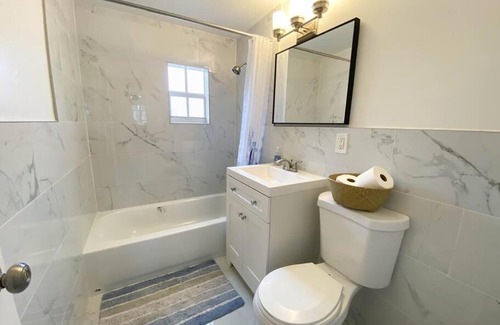 Delray Beach House | Delray Beach amazing house fits up to 8 people, works best for 5 - At Av 344