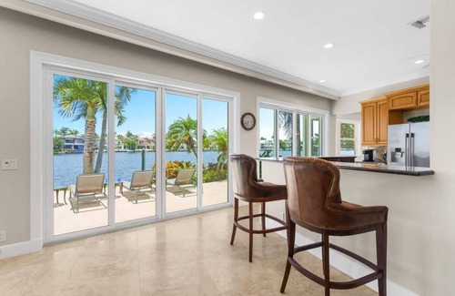 Delray Beach Villa | Delray Beach Intracoastal Elegance Waterfront pool