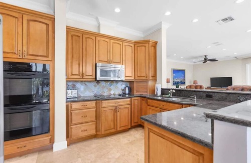 Delray Beach Villa | Delray Beach Intracoastal Elegance Waterfront pool