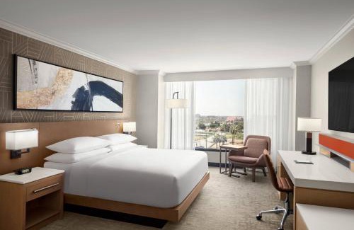 Anaheim Resort Hotel | Delta Hotels by Marriott Anaheim Garden Grove