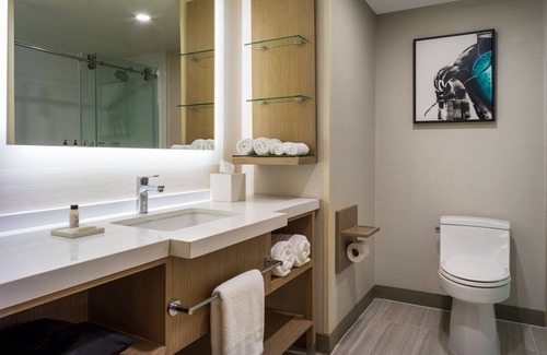 Ontario Hotel | Delta Hotels by Marriott Ontario Airport