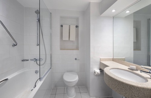 Swindon Hotel | Delta Hotels by Marriott Swindon
