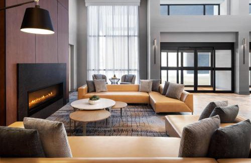 Ashwaubenon Hotel | Delta Hotels by Marriott Green Bay