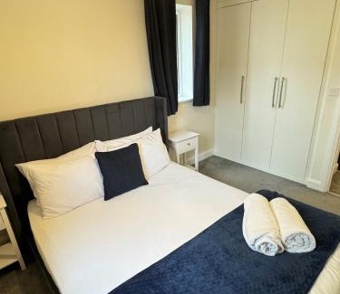 Milton Keynes Apartment | Delux Apartment in Brooklads