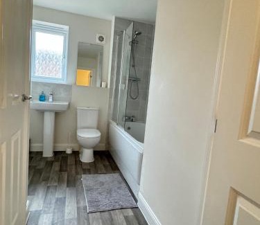 Milton Keynes Apartment | Delux Apartment in Brooklads