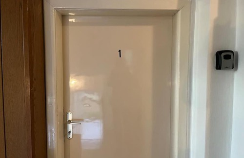 Floridsdorf Apartment | delux room in big Hause