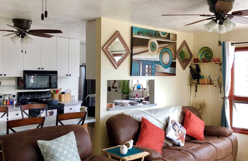 Tantalus Apartment | Deluxe 1 Bdrm Apt w/Garage in Honolulu - Come ALOHA with Us! Parking & Laundry