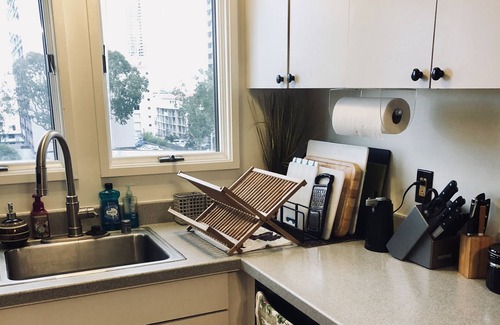 Tantalus Apartment | Deluxe 1 Bdrm Apt w/Garage in Honolulu - Come ALOHA with Us! Parking & Laundry