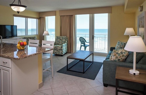 Ormond Beach Resort | Deluxe 1BR Oceanfront Condo w/Balcony, Full Kitchen, Pool Access & Beach Nearby
