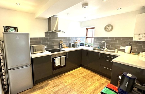 Llandovery Apartment | Deluxe, 2 Bed Apartment in the centre of Llandovery