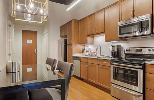 Central Business District Resort | Deluxe 2 Bedroom at The MarqueenFor Super Bowl Week February 3 - 10, 2025