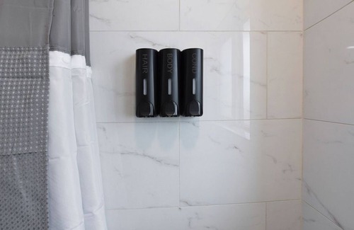 Clearwater Hotel | Deluxe 2 Bedroom With Living Room and Kitchenette
