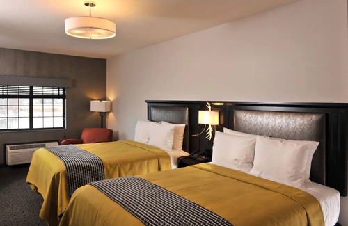 Independence Hotel | Deluxe 2 Queen, Work Desk, Stoney Creek KC, Near Casino | 4 Units