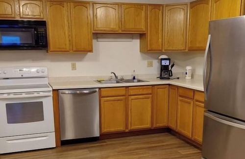 Devils Lake Condo | Deluxe 3 Bedroom Condo Ground Level 2 Bathroom