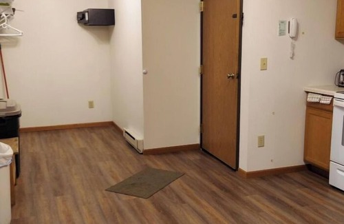 Devils Lake Condo | Deluxe 3 Bedroom Condo Ground Level 2 Bathroom