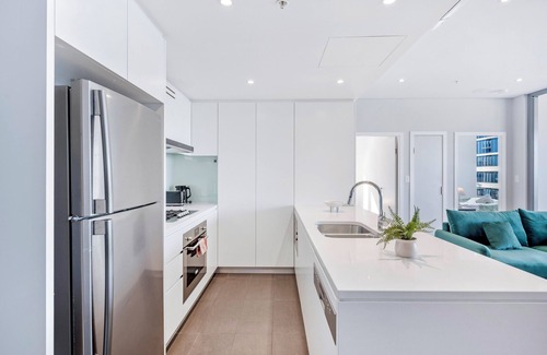 Wentworth Point Apartment | Deluxe 3b2b apartment with waterfront and convenient facilities