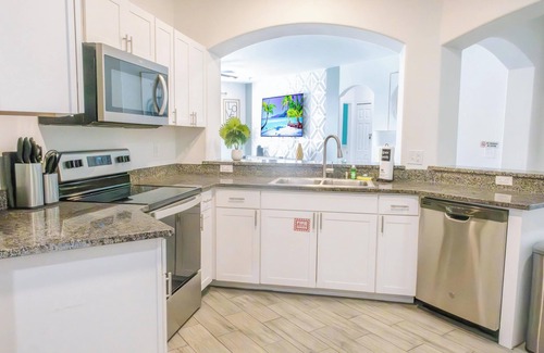 Sunset Ridge Villa | Deluxe 4 Bedroom Home in Gated Community with Private Pool