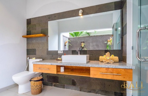 Kalisada Villa | DeLuxe 4BR villa with pool and breathtaking ocean view!