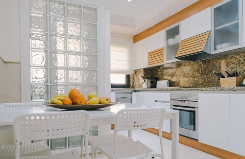 Santa Cruz de Tenerife Apartment | Deluxe apartment with pool Santa Cruz de Tenerife, City. Free: Wifi and garage