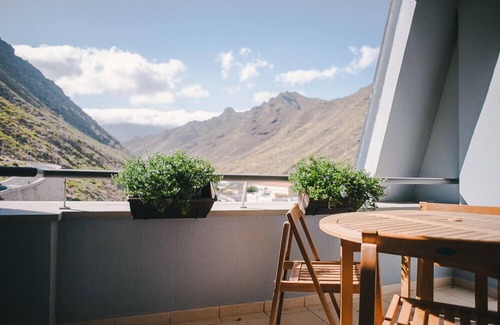 Santa Cruz de Tenerife Apartment | Deluxe apartment with pool Santa Cruz de Tenerife, City. Free: Wifi and garage