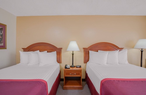 Candler Hotel | Deluxe Accommodations, Mountain Views and Southern Supper!