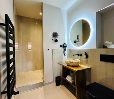Altlandsberg Apartment | Deluxe Apartment im Grünen mit Balkon und Frühstück im Hotel Reindahls