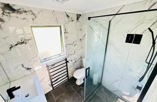 Goodwood Heights House | Deluxe Beauty House near Auckland Airport and City