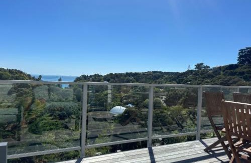 Palm Beach House | Deluxe Bedroom ldouble or twin bedl in shared Premium Villa at Waiheke Island Resort