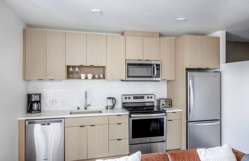 Judkins Park Apartment | Deluxe Central District 1BR w/Gym & BBQ, nr downtown, by Blueground