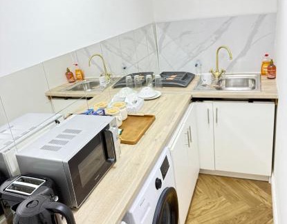 Huddersfield Apartment | Deluxe Centre Private Apartment - Self Check In - Cctv - Free Parking