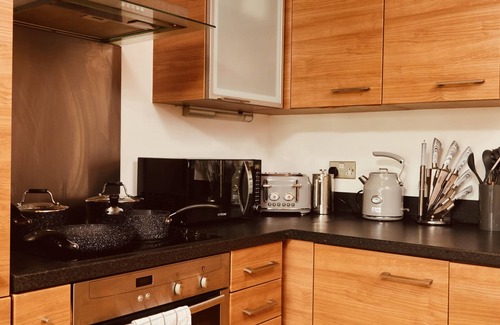 Leeds Apartment | Deluxe City Apt, Beautiful River View,free Parking