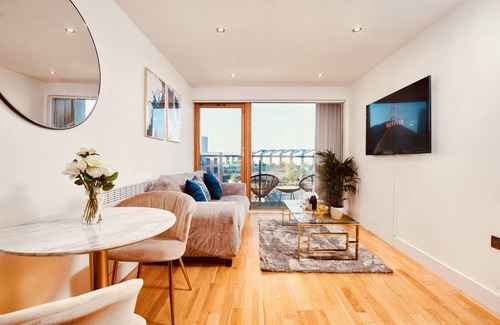 Leeds Apartment | Deluxe City Centre Apt Balcony & View & Free Parking