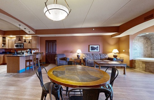 Wisconsin Dells Condo | Deluxe condo with in-room Jacuzzi, two fireplaces, & full kitchen