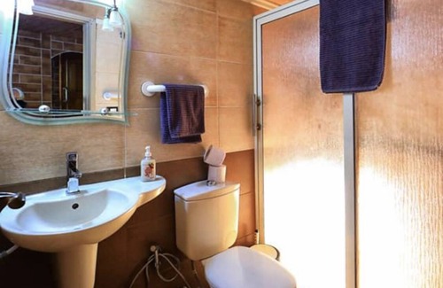 Halat Ski Chalet | Deluxe Cozy Chalet with pool access close to the sea.