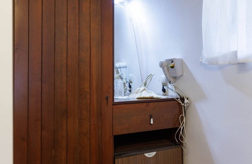Omales Apartment | Deluxe Double Room - Castello di Haria