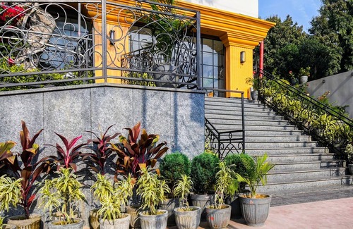 Jamshedpur House | Deluxe Double Stays Near Paridh Crossing