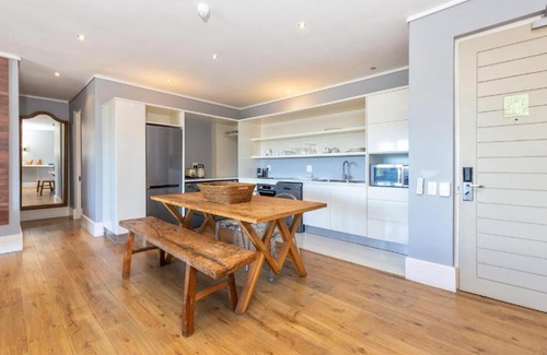 Knysna Central Apartment | Deluxe Family Suite 105