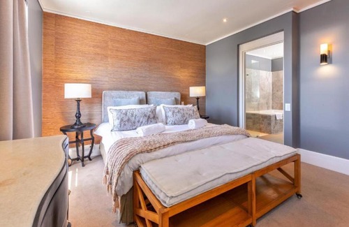 Knysna Central Apartment | Deluxe Family Suite 105