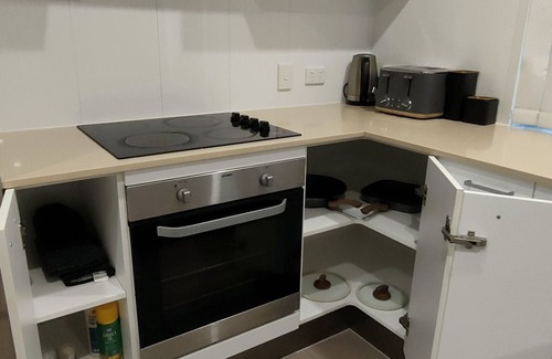 Burpengary East House | Deluxe Fully Air-conditioned 4BR ＋ Movie/Family Room