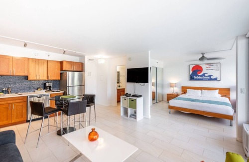 Waikiki Condo | Deluxe Garden View Waikiki Banyan, Free Parking by Koko Resort Vacation Rentals