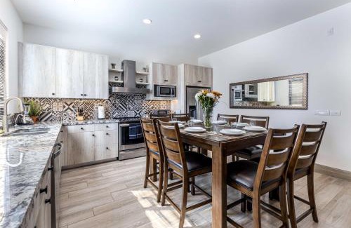 Los Cabos House | Deluxe Ground Floor 3 BR Sleeps 8 with Resort Amenities