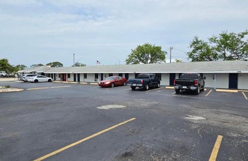 Ballentine Manor Estates Hotel | Deluxe Inn - Sarasota